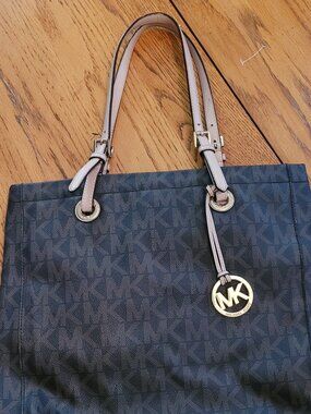 Michael Kors Jet Set Tote